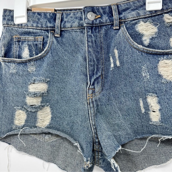 NWT H&M & Denim High Waist Distressed Shorts - Picture 2 of 8